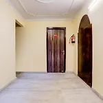 Hotel O Uttam Nagar Near Akash Hospital