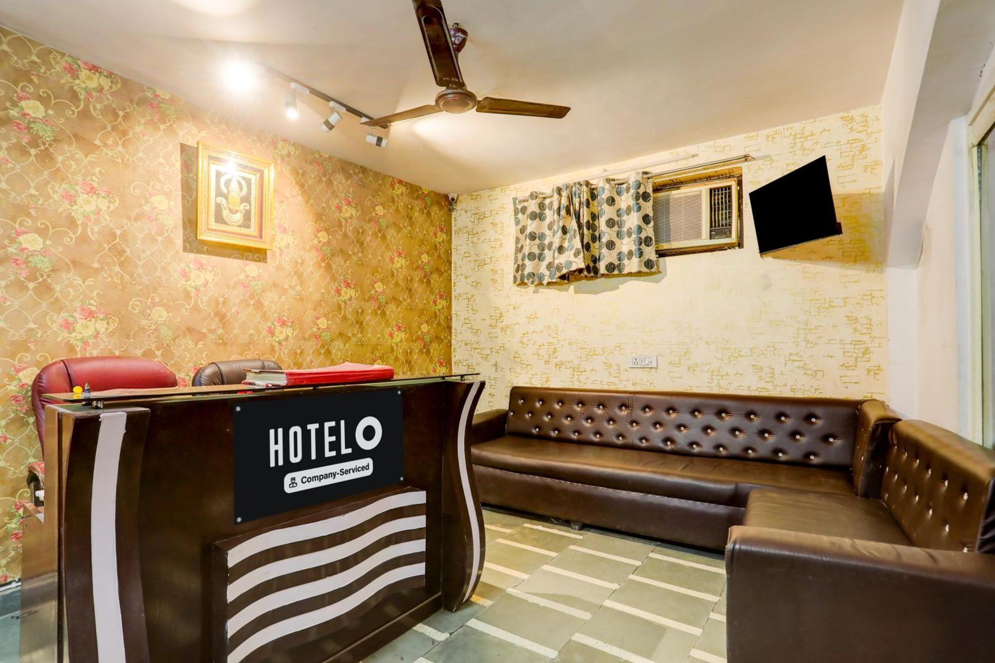 Hotel O Uttam Nagar Near Akash Hospital *